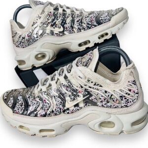 Womens Nike Air max Plus LX Phantom Silver - 6